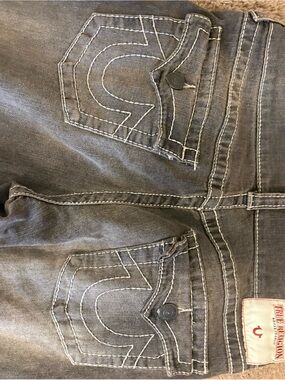 True Religion Women’s Gray Slim Straight Jeans with Contrast Stitching